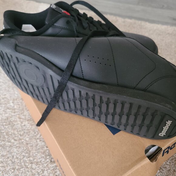 NIB Reebok Classic black sneaker 8 1/2 Wide D - Picture 4 of 4